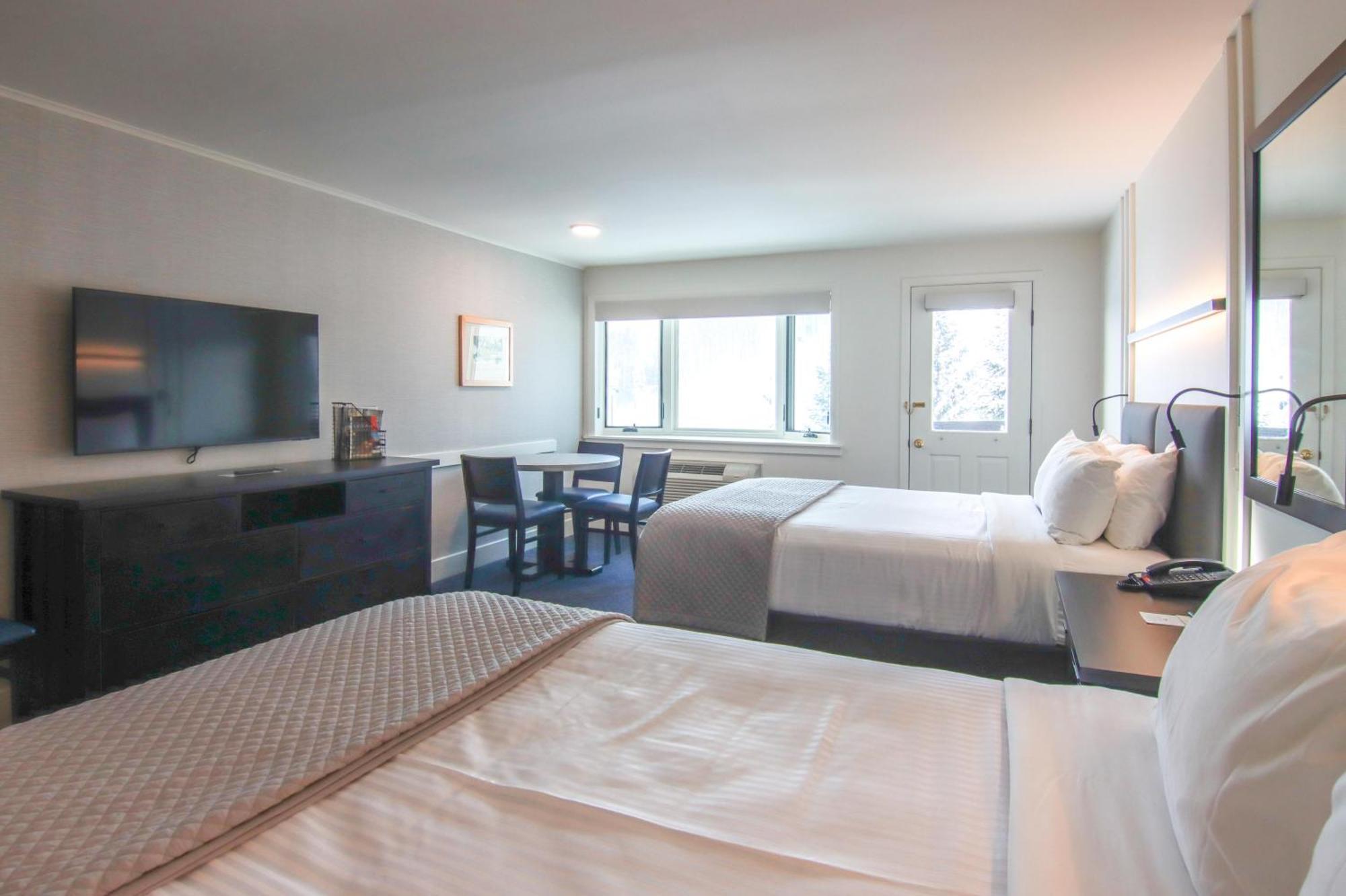 Crystal Mountain 3*